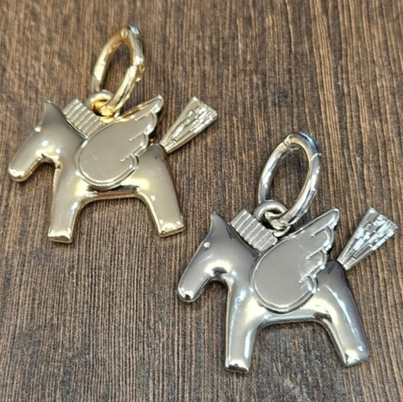 NEW Winged Horse Bag Charm | Gold or Silver Metal 🥳 - Picture 11 of 11
